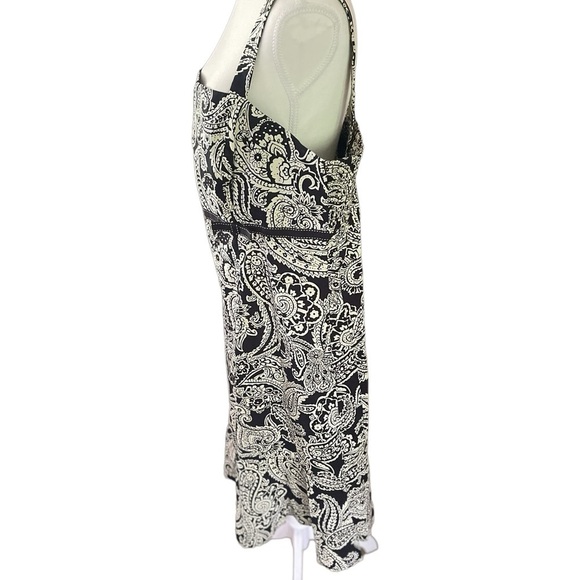 R & K Black and White Ruched Back Dress Size 18 with Adjustable Straps - Picture 5 of 7